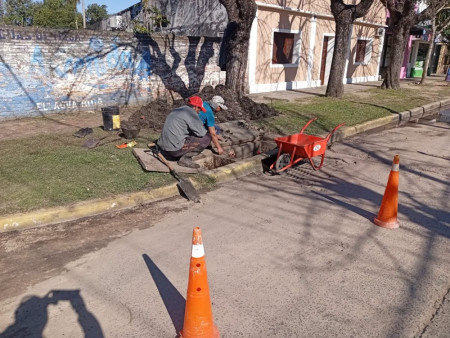 El municipio realiza mantenimiento en el sistema de desagües de la ciudad